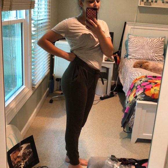 Comfy Sweatpants!! - Picture 2 of 5